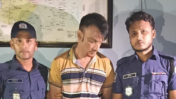 ফেঞ্চুগঞ্জে  ৩০৪ পিস ইয়াবাসহ মাদক ব্যবসায়ী গ্রেফতার